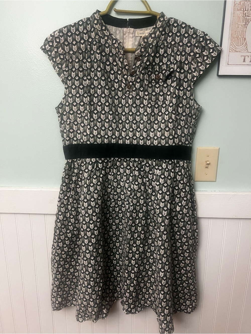 Mata Traders women’s size Large green and White Patterned Dress with Waistband